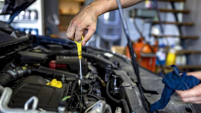 Oli Transmisi kurang, dapat merusak komponen mobil