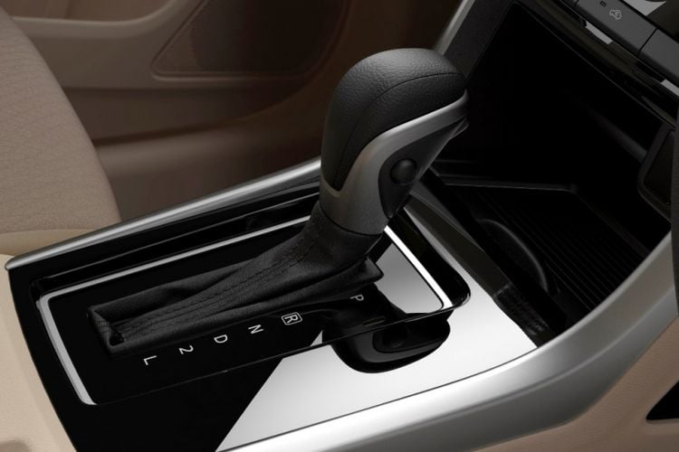 Tips mengendarai mobil matic agar tetap awet