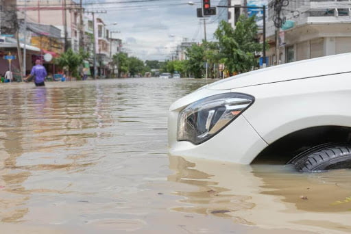 Ciri – Ciri Mobil Bekas Banjir Agar Tak Tertipu