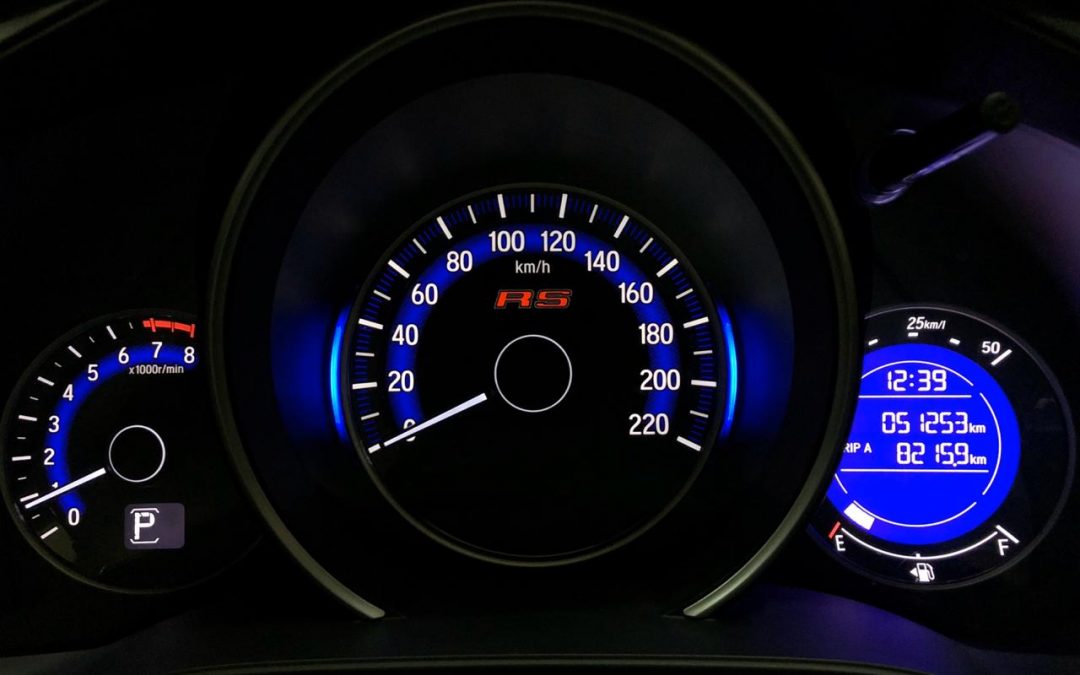 Ketahui Penyebab RPM Mobil naik Turun